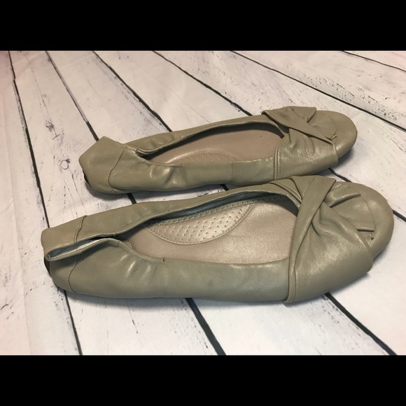 Super Comfy Me Too Beige Flats - Picture 2 of 5